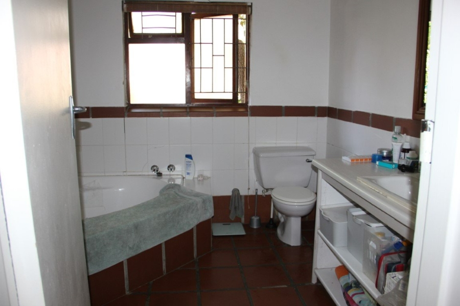 To Let 3 Bedroom Property for Rent in Golden Acre Western Cape